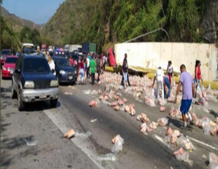 Cuatro fallecidos y cinco heridos dejó vuelco del camión de perniles en Carabobo