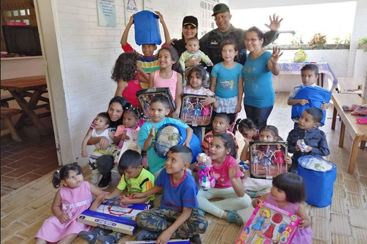 GNB entregó juguetes a 35 niños del Hospital Dr. Tulio Carnevalli Salvatierra en Mérida