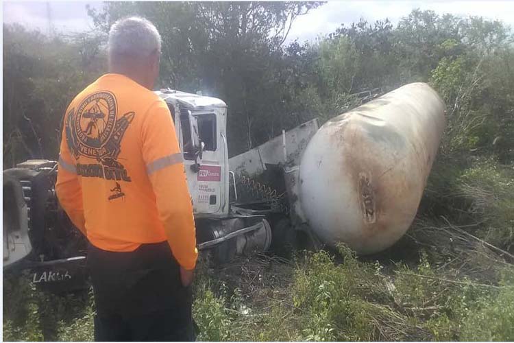 Tres lesionados durante colisión en sector Araguán de Píritu