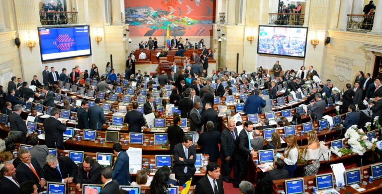 El Congreso colombiano aprueba la polémica reforma tributaria del Gobierno