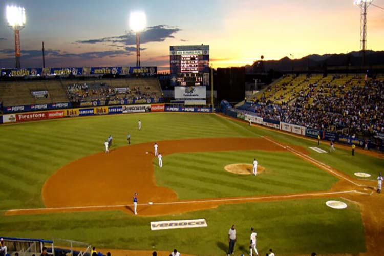 MLB visitará estadios de Venezuela antes de levantar el veto contra la LVBP