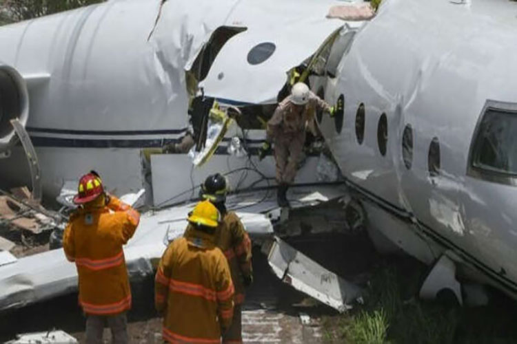 Nueve muertos al estrellarse un avión en Dakota del Sur