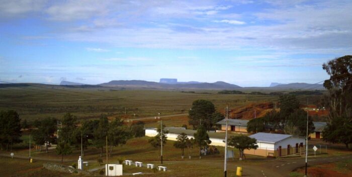 Doce pemones armados asaltan un Batallón de Infantería en la Gran Sabana (+Un muerto y un herido)