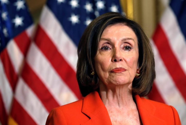 Pelosi pide iniciar la redacción de los cargos del juicio político a Trump