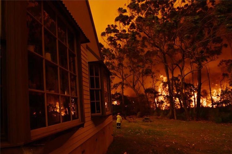 Piden la evacuación de miles de personas en Australia debido a los incendios