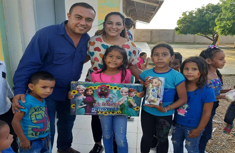 Ruta de esperanza navideña benefició a 250 niños de Paraguaná