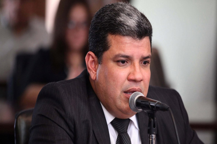 Luis Parra exige a Maduro que «dé la cara» ante la AN