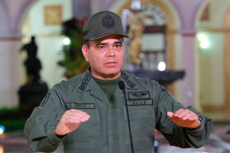 Padrino López entregó propuesta de reforma de ley de la Fuerza Armada a la ANC