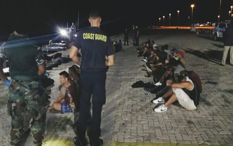 Guardia costera de Aruba detuvo embarcación con 35 venezolanos