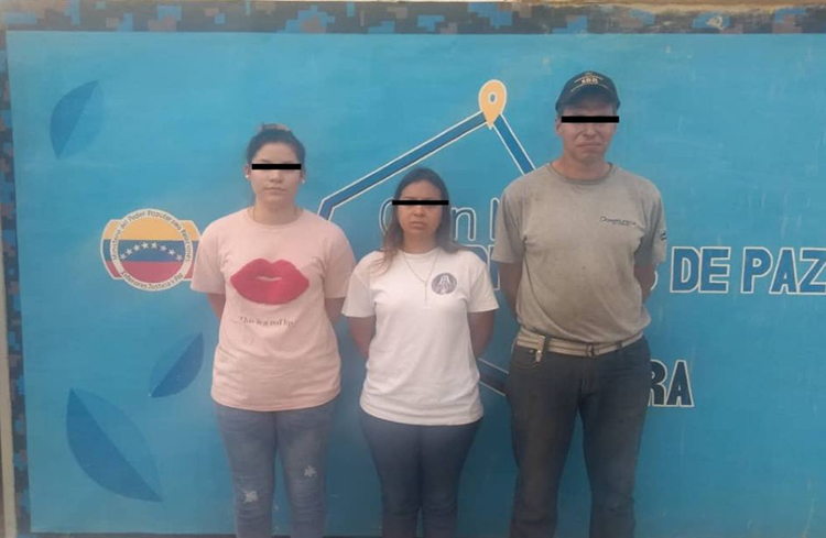 Un hombre y dos mujeres detenidos por contrabando de combustible en Iribarren