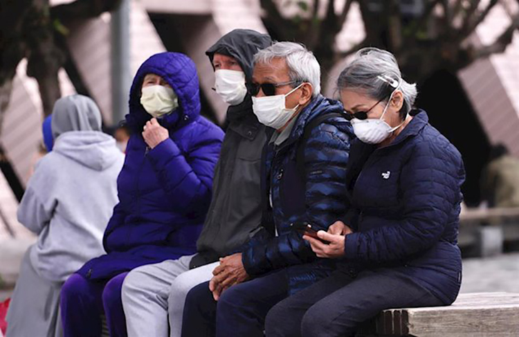 China envía  6.000 médicos a Wuhan para controlar el coronavirus que ha dejado 106 muertos