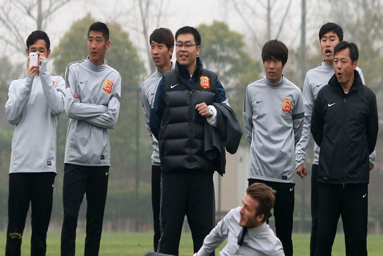 En plena alerta por el coronavirus: Equipo de fútbol de China llega a España