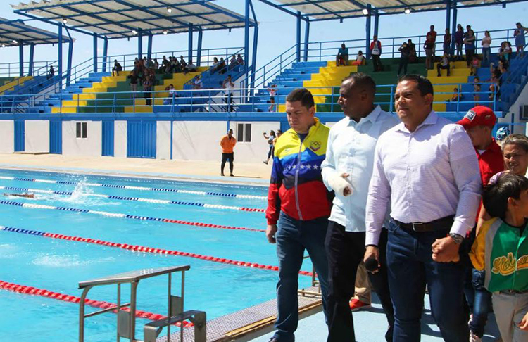 Gobernador  inaugura  Polideportivo de Coro en su nueva etapa