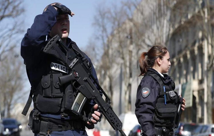 Abatido un hombre en  París tras apuñalar a varios transeúntes