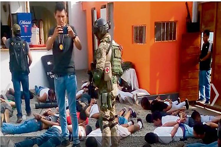 Perú: 124 personas detenidas con armas y drogas en hotel, 114 de ellos venezolanos