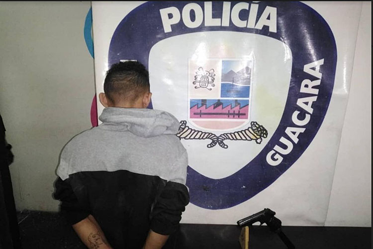 PoliGuacara detuvo a sujeto que portaba un facsímil de pistola