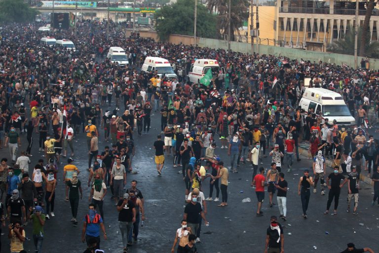 Miles de manifestantes salen a las calles de Irak para pedir nuevo Gobierno