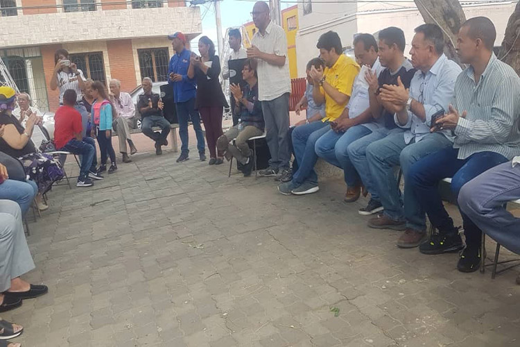 Diputados falconianos escuchan planteamientos del pueblo en cabildo abierto