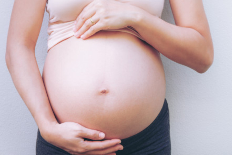 Estados Unidos anuncia restricciones de visas para mujeres embarazadas