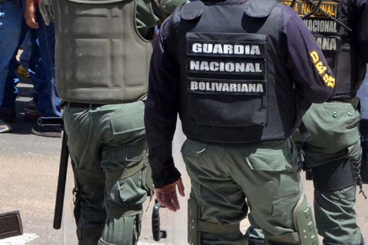 GNB detiene a 4 hombres que portaban municiones