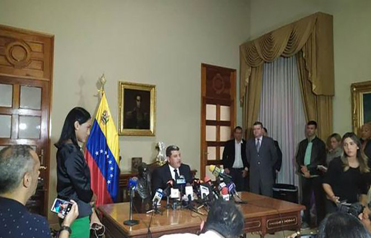 Parra “exige” a Maduro retomar las relaciones diplomáticas con EEUU