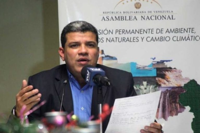 Luis Parra, de presunto corrupto a presidente del Parlamento venezolano