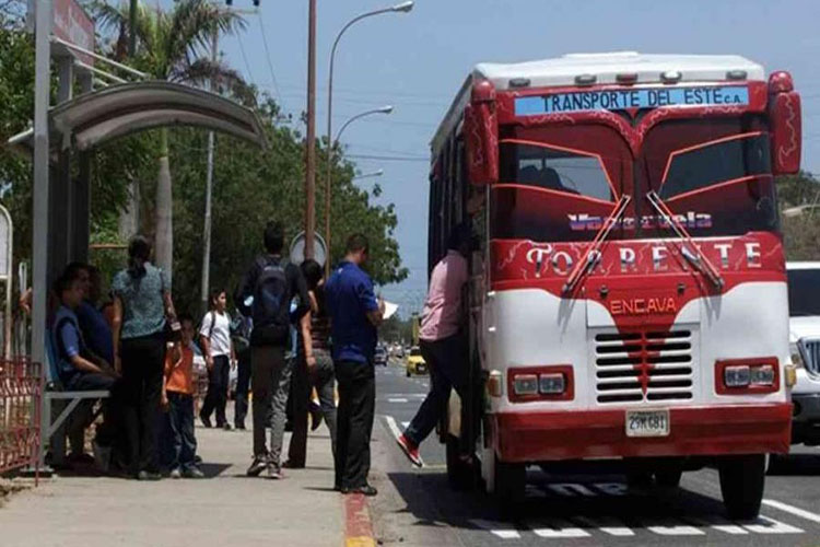 Falta de efectivo dificulta el pago del transporte en Carirubana