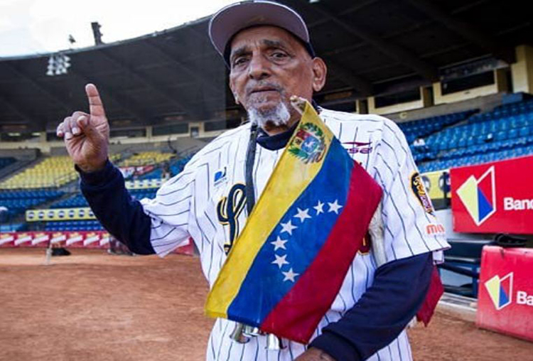 El fanático número 1 de Leones del Caracas llegó a 101 años