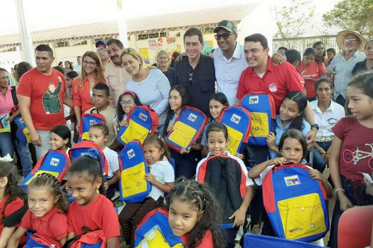 Desde Aracua gobierno brindó atención integral al pueblo de Falcón