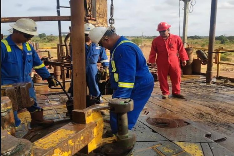 Fallas eléctricas y deterioro de los taladros complican el plan para elevar la producción petrolera de PDVSA