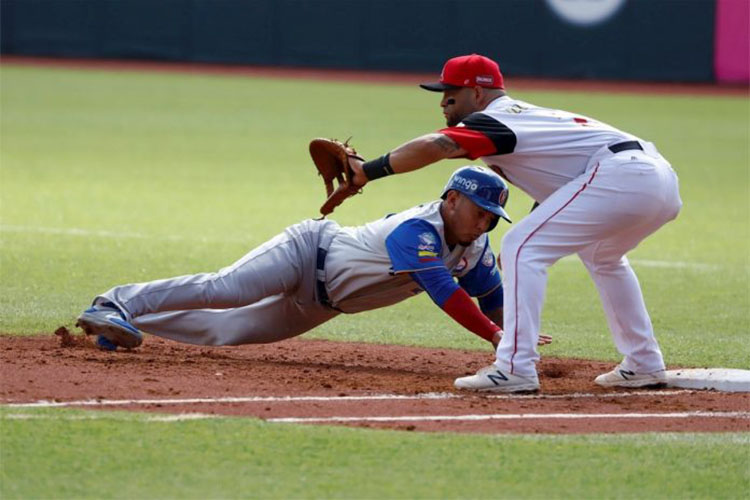 Cardenales de Venezuela abren Serie del Caribe con triunfo 6-4 sobre Vaqueros de Colombia