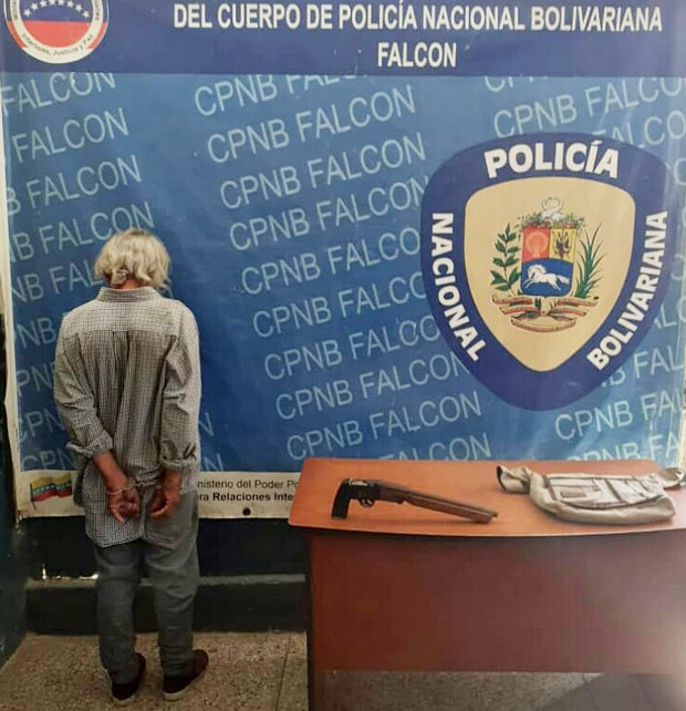 PNB incauta escopeta a hombre en Carirubana