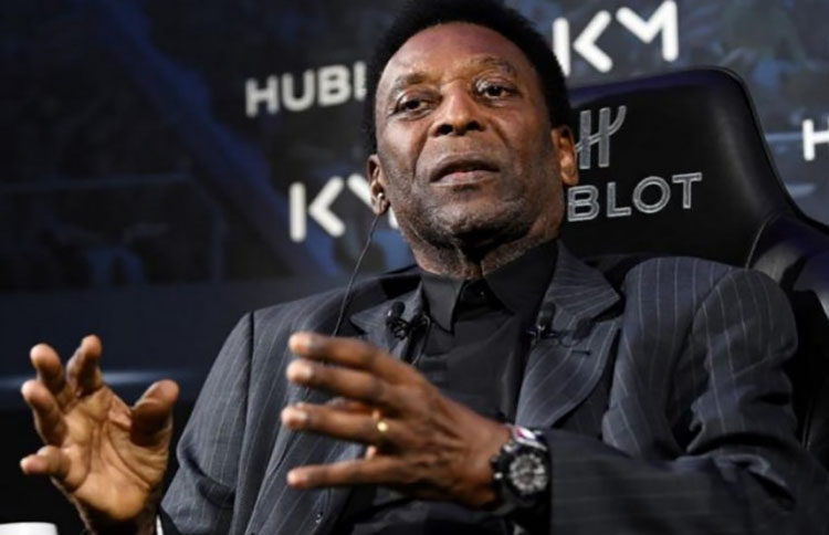 Pelé fue operado de un tumor en el colon