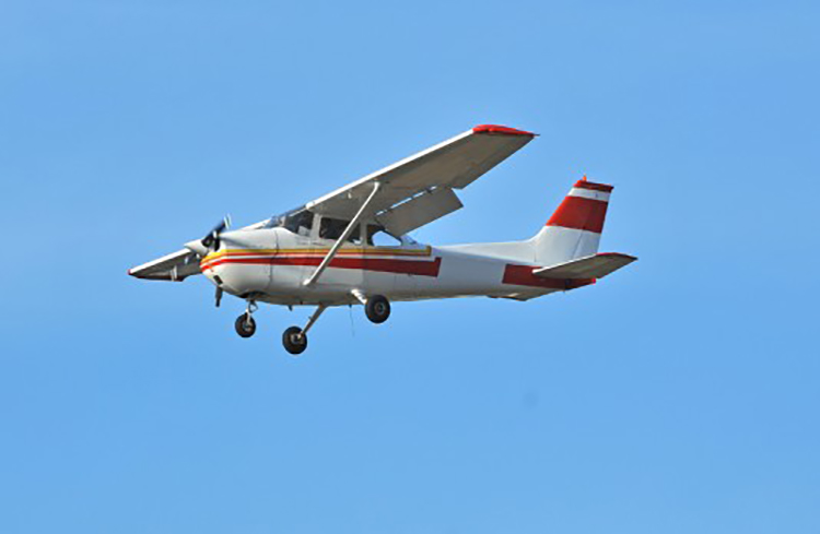 Rastrean avioneta presuntamente siniestrada en la Costa Oriental del Lago