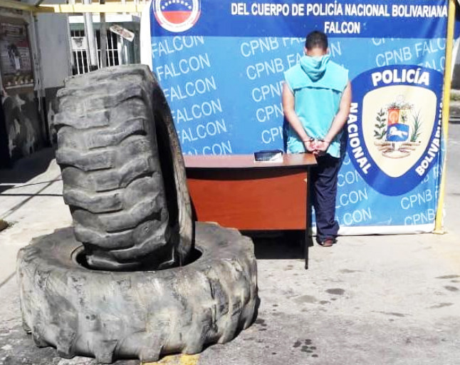 Por hurto de cauchos de tractor y tablet, arrestan a paraguanero