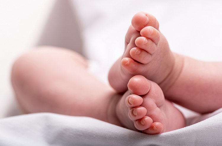 EE.UU.: Bebe murió luego de contraer infección por moho
