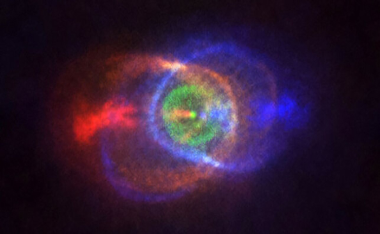 Telescopio de Chile capta una colorida batalla estelar entre dos estrellas