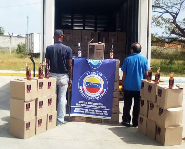 SIPEF detiene a venezolano y extranjero por irregularidades con licores