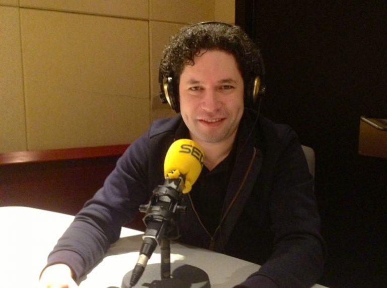 «En casa con Gustavo», el programa radial de Dudamel por cuarentena