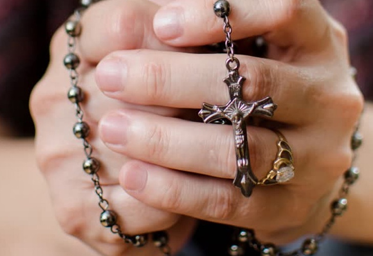 CEV convoca a una gran jornada de oración desde los hogares