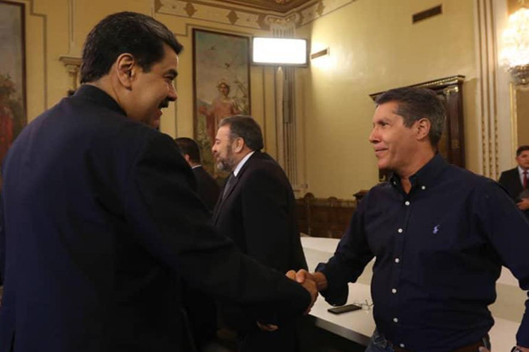 Maduro se reunió con integrantes de la mesa de dialogo