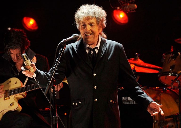 Cancelan conciertos de Bob Dylan en Japón ante propagación de coronavirus