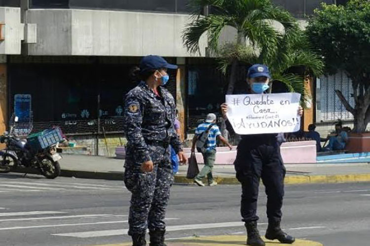 Autoridades policiales desplegadas en Trujillo ante cuarentena por coronavirus