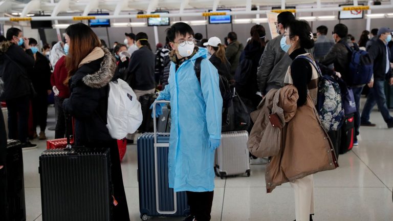 Casos importados de coronavirus superan en China por quinto día a los locales