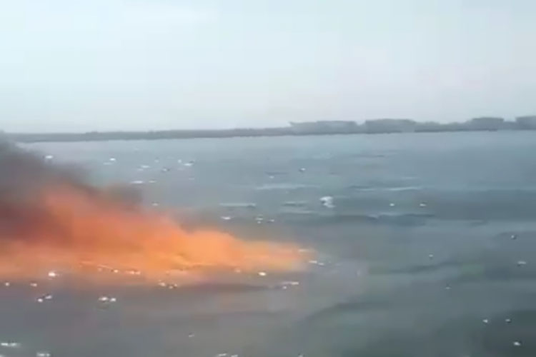 Se incendia el Lago de Maracaibo por accidente petrolero (+Video)