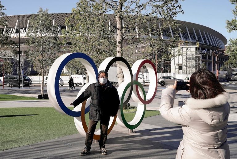 Japón podría tener luz verde para posponer los Olímpicos hasta fin de año, dice ministro