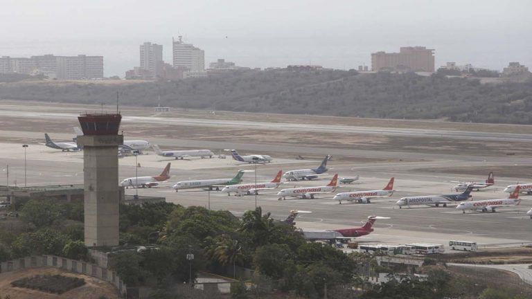 A partir del domingo estarán suspendidos los vuelos desde Colombia y Europa