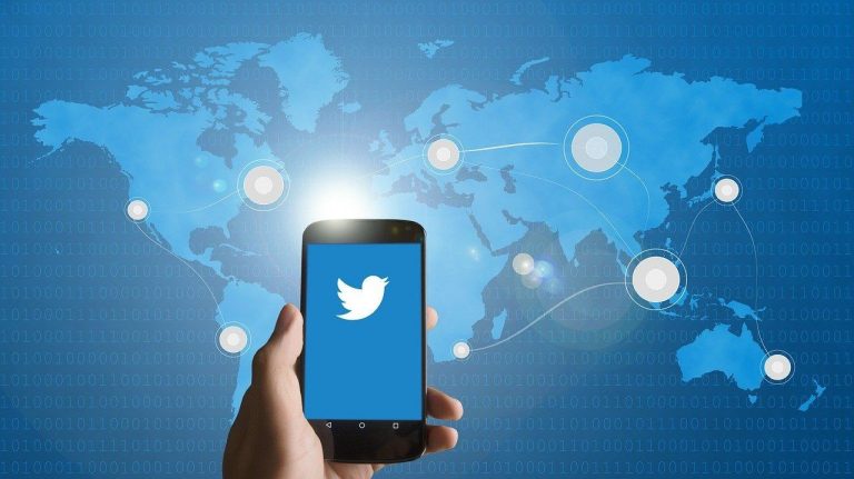 Acciones de Twitter se desploman tras hackeo a usuarios de alto perfil