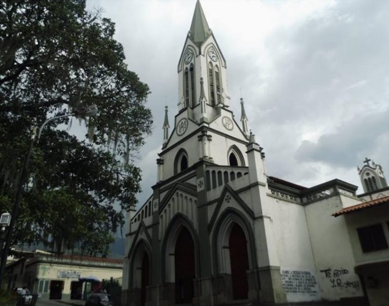 La iglesia católica en Trujillo: Cumplen e incumplen la cuarentena por el Covid-19