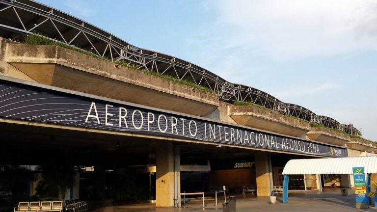 Brasil asegura que no cerrará sus aeropuertos por coronavirus